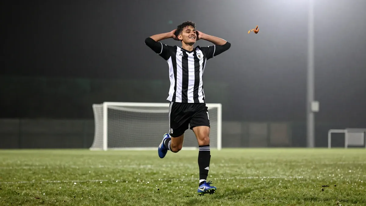 Newcastle United's Under-21s won 2-1 at Hartlepool United with 17-year-old Kyran Thompson scoring both goals to secure a...
