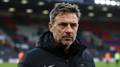Gary Neville has praised Newcastle United's strong start to the season, noting their bounce-back from a late loss to...